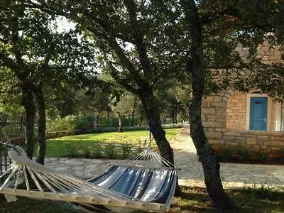 그로즈냔 Steinhaus Mit Pool Bei Grosznjan 빌라 0*,  크로아티아